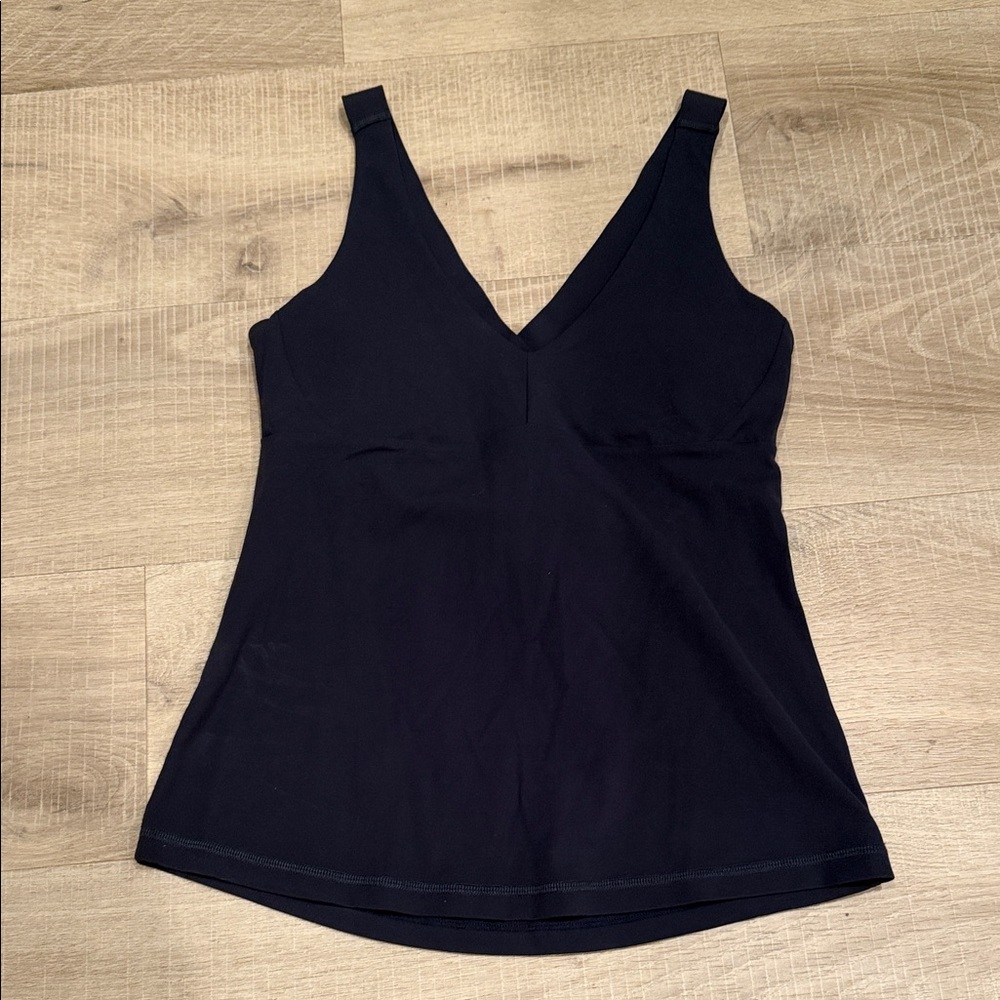 Prana Women’s Layna dark blue yoga top with internal bra. Size Small